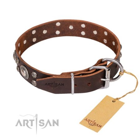 Bestseller Handgefertigtes Nieten Halsband "Age of Beauty" FDT Artisan