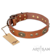 "Flight of Fancy" FDT Lederhalsband mit schönen Nieten "Flight of Fancy" FDT Lederhalsband mit schönen Nieten