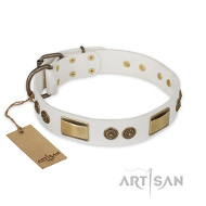 "Golden Avalan" FDT Artisan Nieten Halsband aus weißem Leder "Golden Avalan" FDT Artisan Nieten Halsband aus weißem Leder