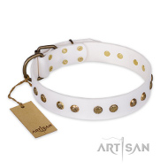 "Midnight Sun" FDT Artisan Lederhalsband mit runden Dekorationen "Midnight Sun" FDT Artisan Lederhalsband mit runden Dekorationen