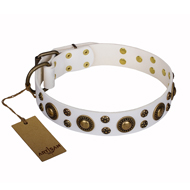 FDT Artisan Hundehalsband aus Leder ‘White Gentle Feather’ FDT Artisan Hundehalsband aus Leder ‘White Gentle Feather’