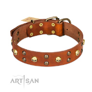 "Heavy Metal" FDT Artisan Lederhalsband mit Totenköpfen "Heavy Metal" FDT Artisan Lederhalsband mit Totenköpfen