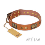 "Cosmic Traveller" FDT Artisan Tan Lederhalsband mit Nieten "Cosmic Traveller" FDT Artisan Tan Lederhalsband mit Nieten