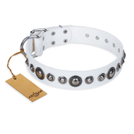Weißleder Halsband mit Ziernieten "Ice Age" FDT Artisan Weißleder Halsband mit Ziernieten "Ice Age" FDT Artisan
