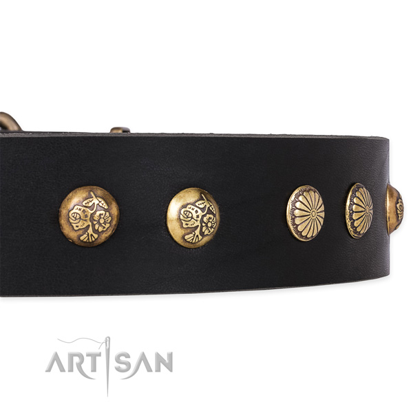 FDT Artisan Lederhalsband mit Messing Schmucken