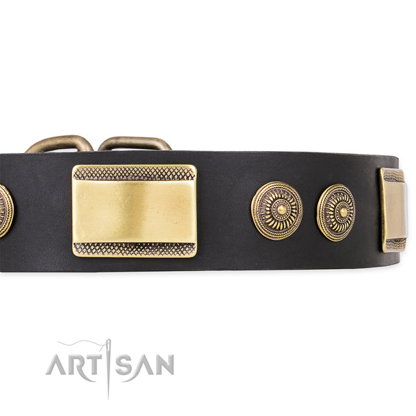 FDT Artisan Nieten Halsband aus schwarem Leder