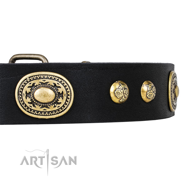 FDT Artisan Nieten Halsband aus schwarzem Leder