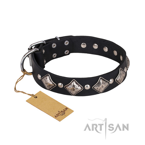 Lederhalsband mit altbronzen Schmucken im Stil "Milky Way"