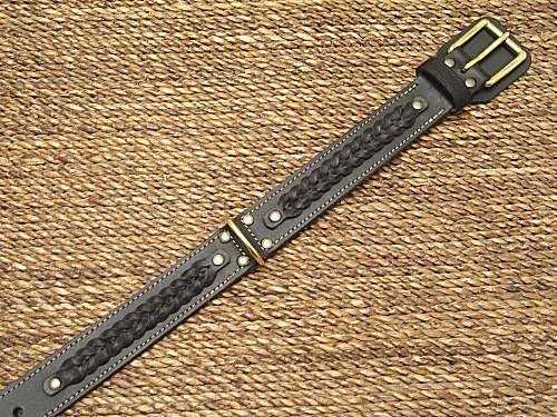 Handgefertigtes geflochtenes Rottweiler Hundehalsband aus Leder